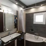 Mary's Modern And Elegant Daire