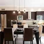 Mary's Modern And Elegant Daire