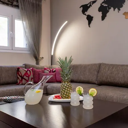 Mary's Modern And Elegant * Kalambáka