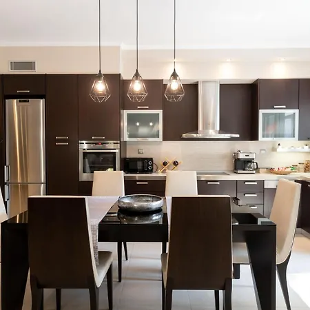 Mary's Modern And Elegant Apartment