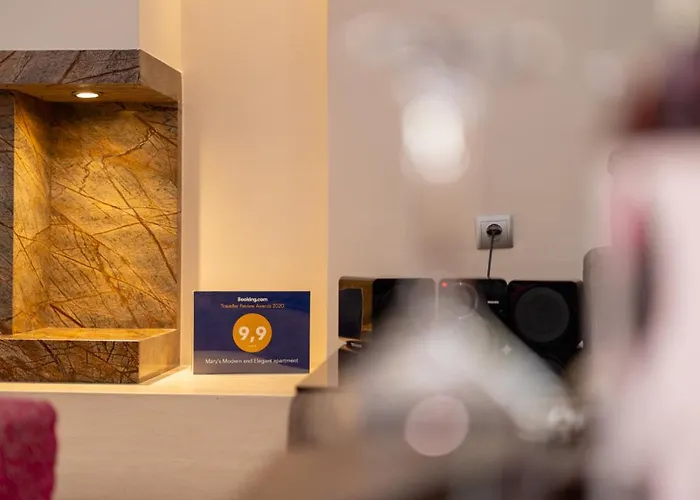 Mary's Modern And Elegant קאלאבאקה