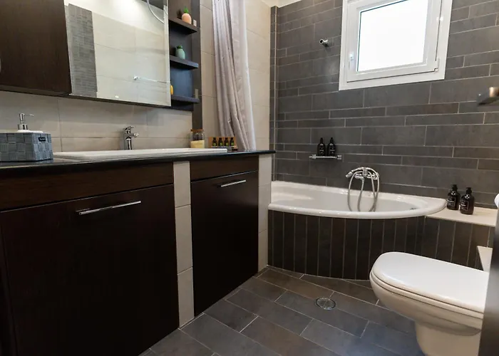 Mary's Modern And Elegant * קאלאבאקה