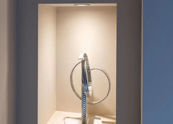 Mary's Modern And Elegant * קאלאבאקה