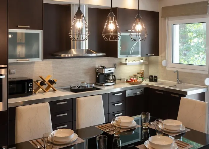 Mary's Modern And Elegant * קאלאבאקה