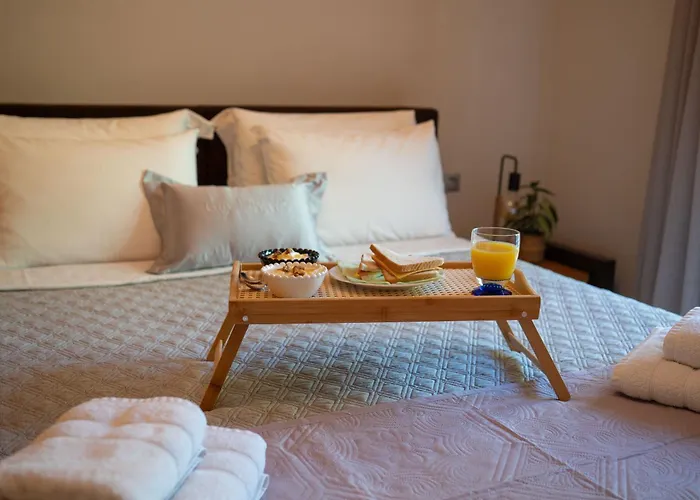 Mary's Modern And Elegant *